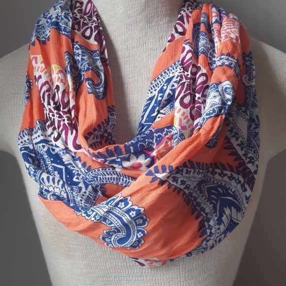 Colorful Paisley Scarf with Secret Pocket - Picture 1 of 4
